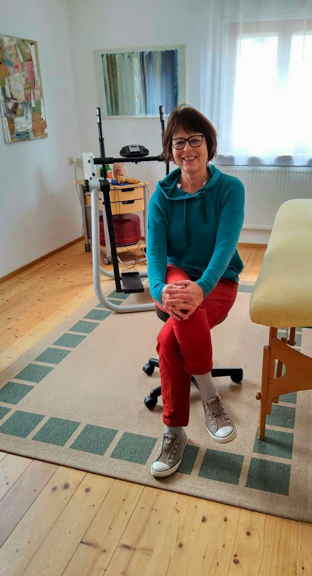 Heilpraktikerin bei der Arbeit